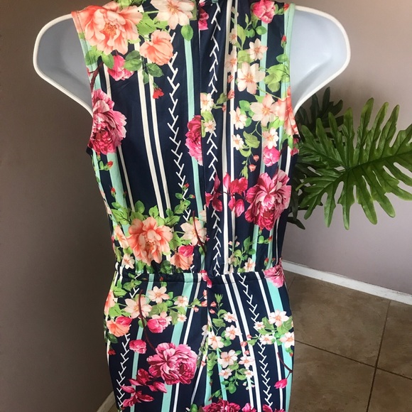 Floral jumpsuit - Picture 2 of 4